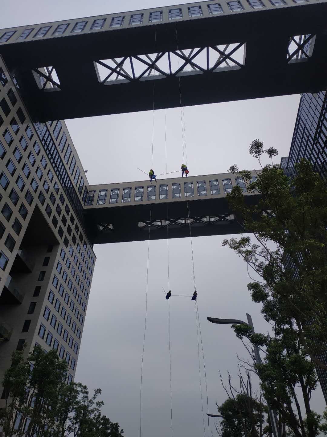 【江城清洗】中秋國慶,他們不放假!